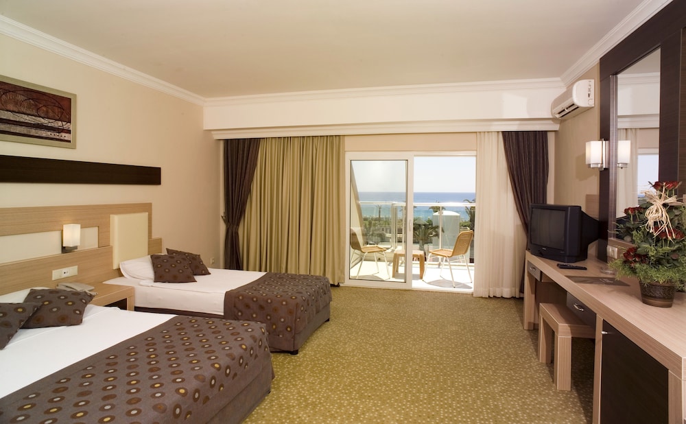 Telatiye Resort Hotel - All Inclusive — Hotel rooms in Alanya