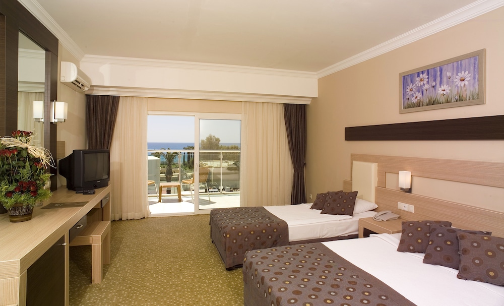 Telatiye Resort Hotel - All Inclusive — Hotel rooms in Alanya