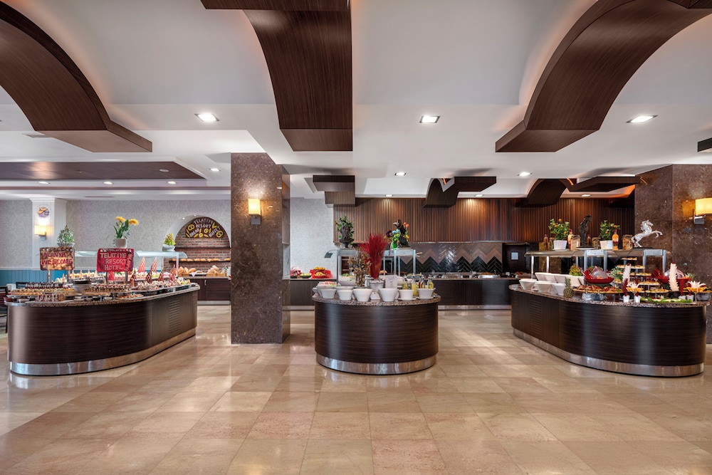 Telatiye Resort Hotel - All Inclusive — Restaurant & bars in Alanya