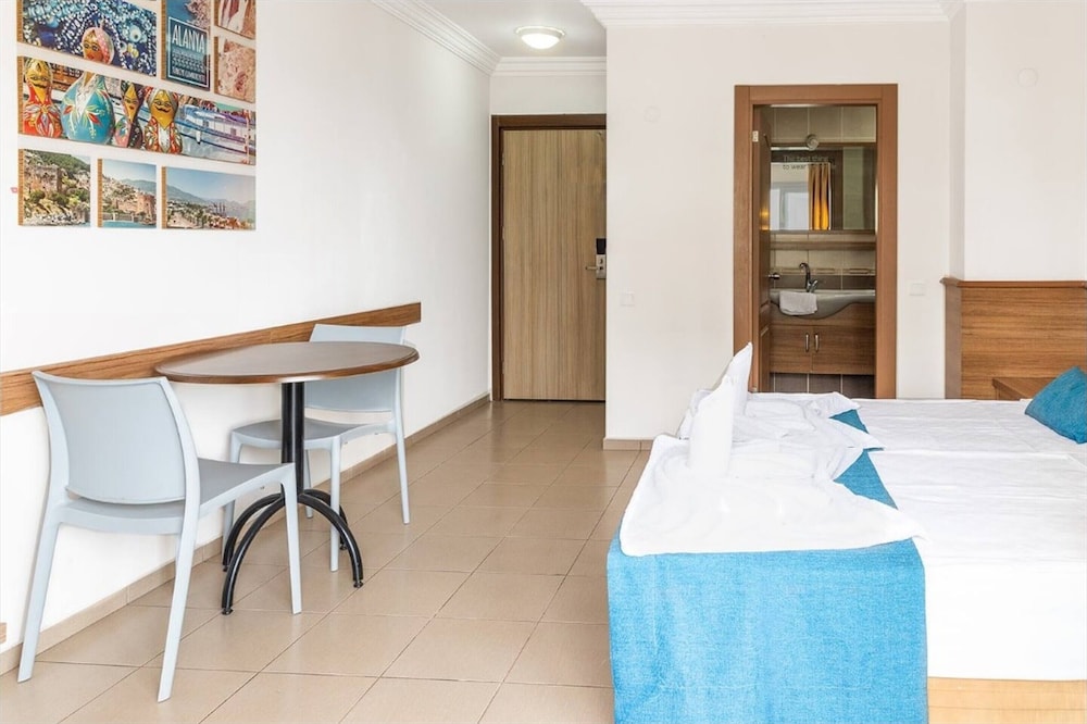 Kleopatra Tuna Apart Hotel — Hotel rooms in Alanya