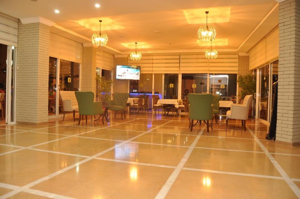 Kleopatra Tuna Apart Hotel — Restaurant & bars in Alanya