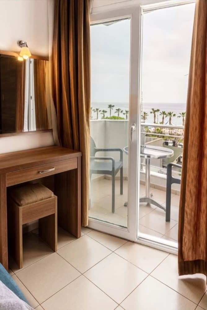 Kleopatra Tuna Apart Hotel — Hotel rooms in Alanya