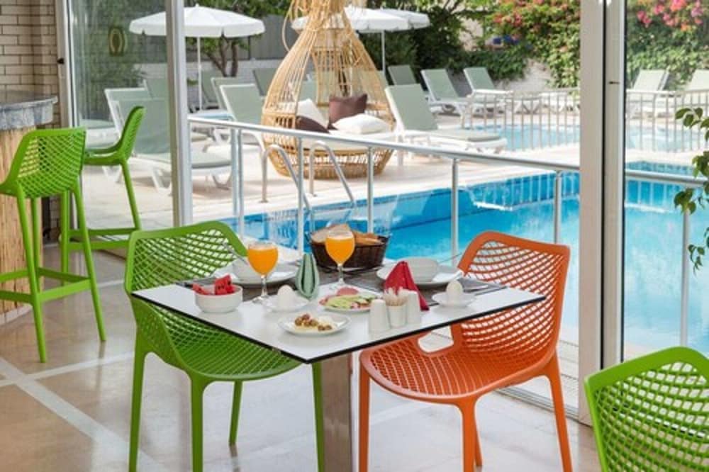 Kleopatra Tuna Apart Hotel — Swimming pool in Alanya