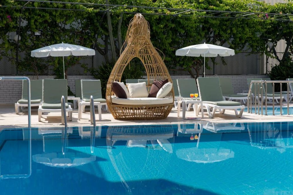 Kleopatra Tuna Apart Hotel — Main photo in Alanya