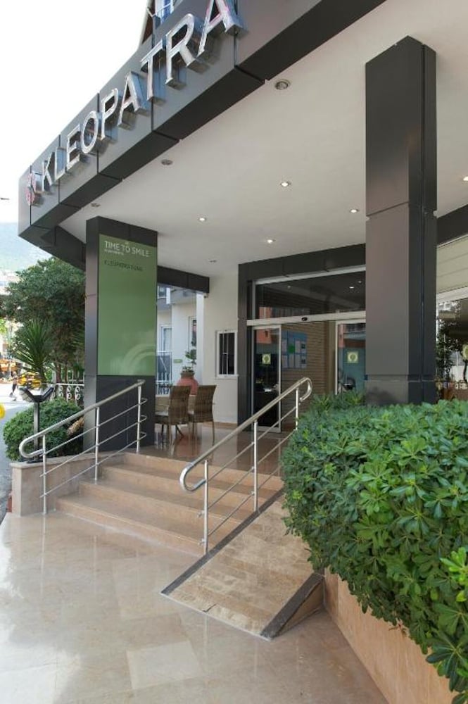 Kleopatra Tuna Apart Hotel — Hotel building in Alanya