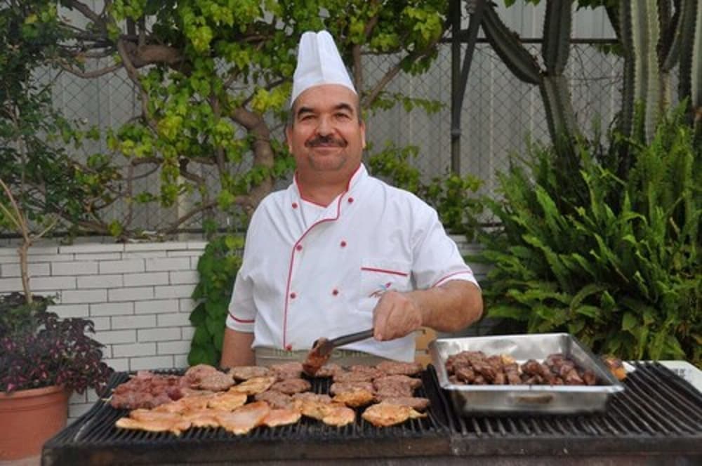 Kleopatra Tuna Apart Hotel — Restaurant & bars in Alanya