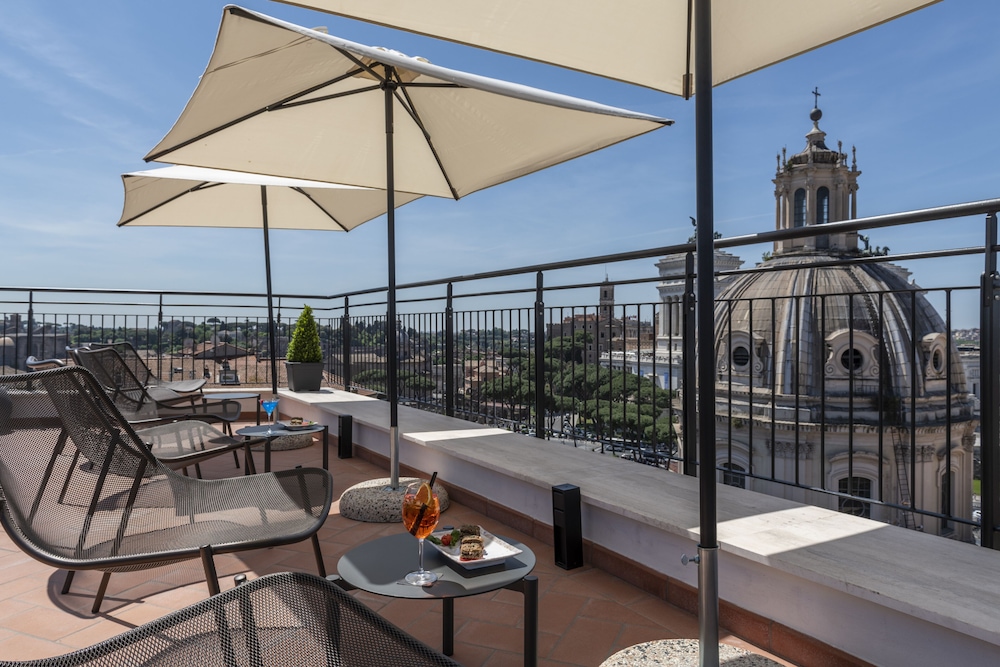 H10 Palazzo Galla — Restaurant & bars in Rome, Lazio