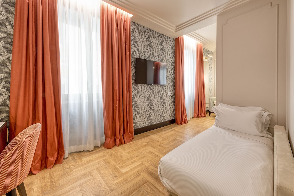 H10 Palazzo Galla — Hotel rooms in Rome, Lazio