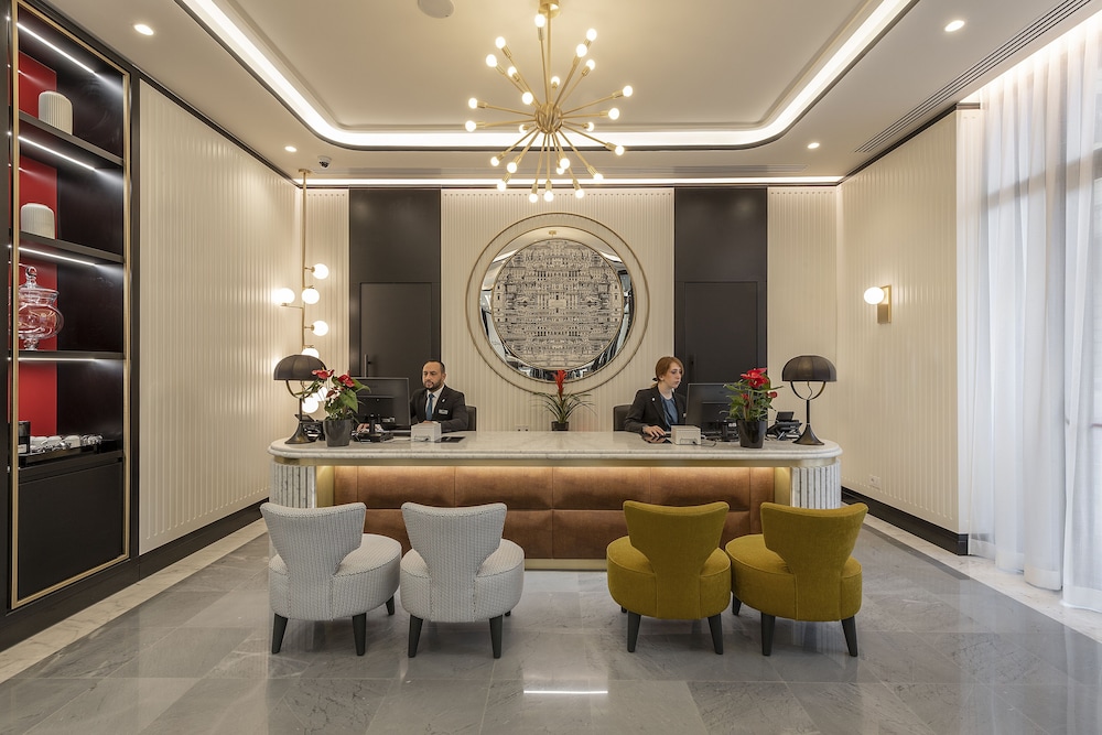 H10 Palazzo Galla — Hotel building in Rome, Lazio