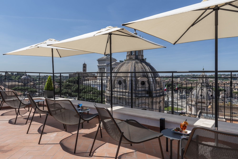 H10 Palazzo Galla — Restaurant & bars in Rome, Lazio