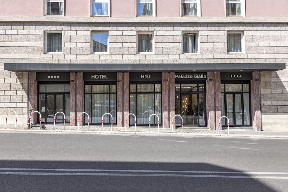 H10 Palazzo Galla — Hotel building in Rome, Lazio