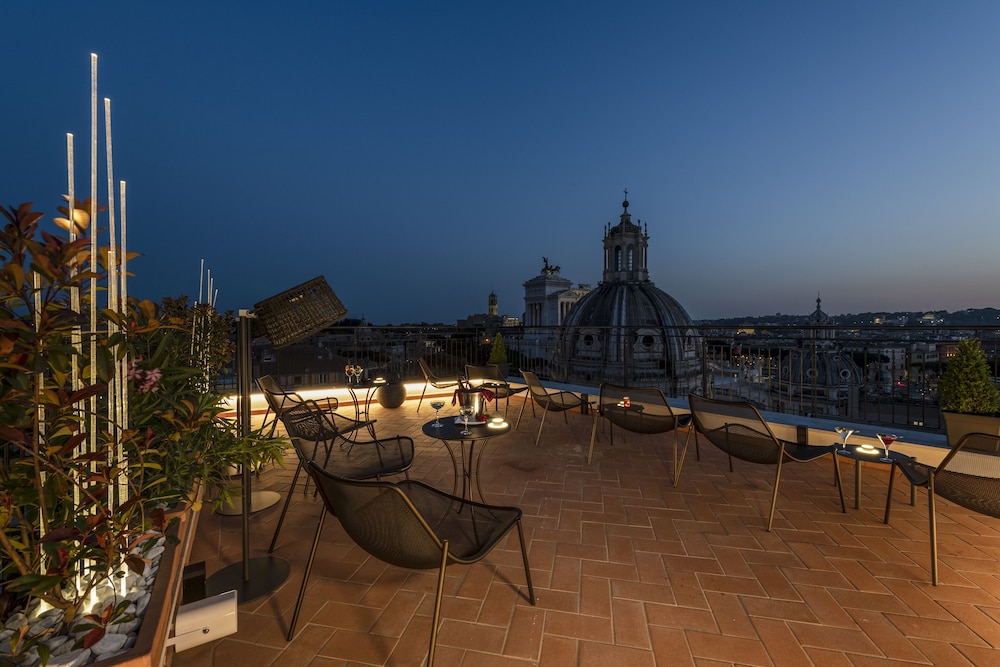 H10 Palazzo Galla — Restaurant & bars in Rome, Lazio