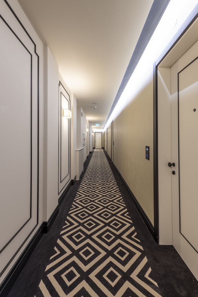 H10 Palazzo Galla — Hotel building in Rome, Lazio