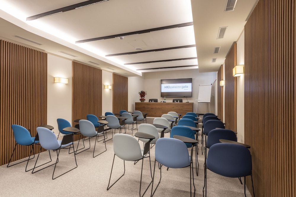 H10 Palazzo Galla — Hotel building in Rome, Lazio