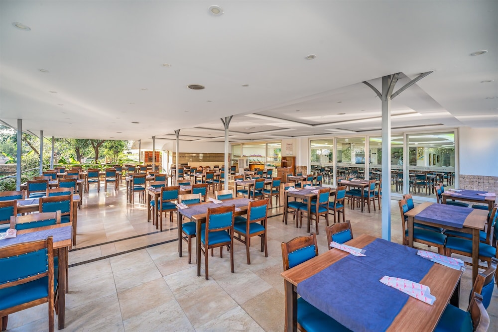Arsi Blue Beach Hotel — Restaurant & bars in Alanya