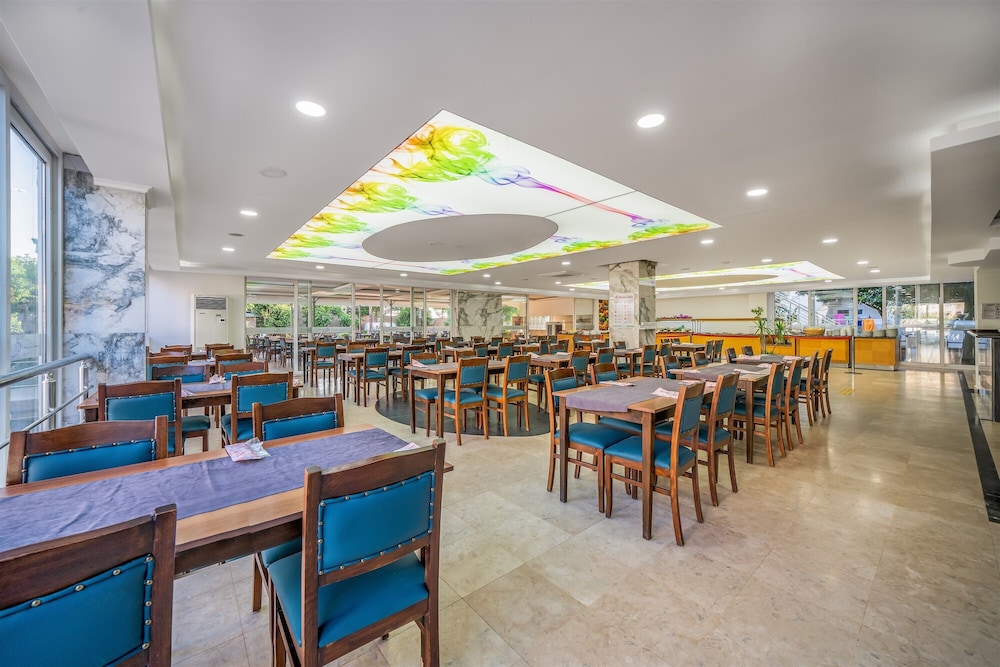 Arsi Blue Beach Hotel — Restaurant & bars in Alanya