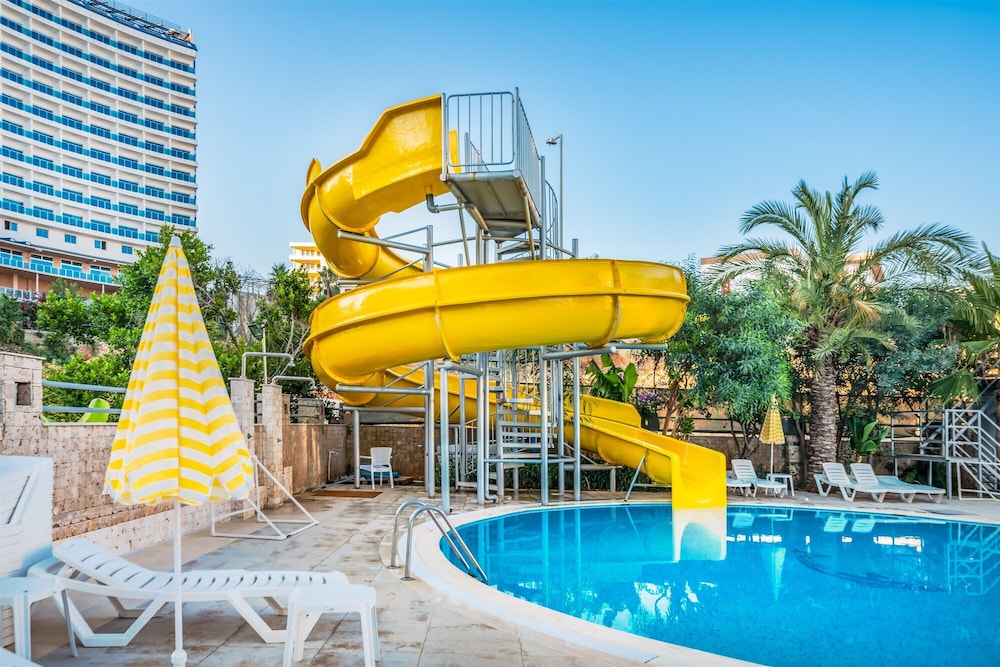 Arsi Blue Beach Hotel — Swimming pool in Alanya