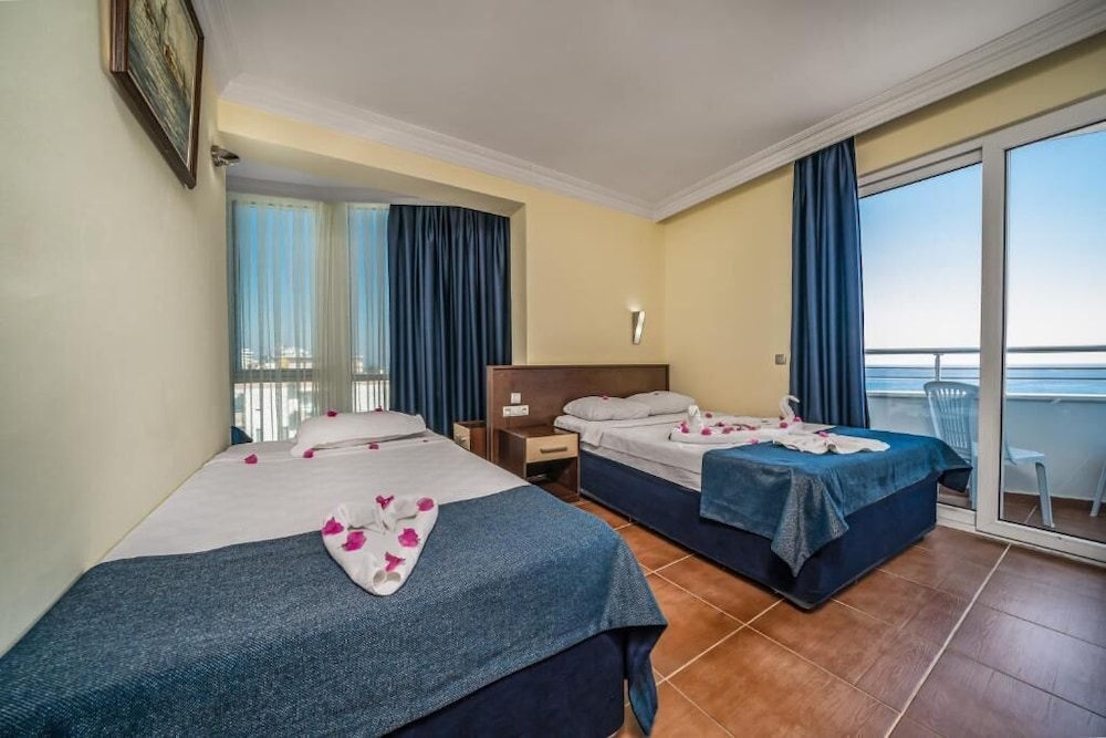 Arsi Blue Beach Hotel — Hotel rooms in Alanya