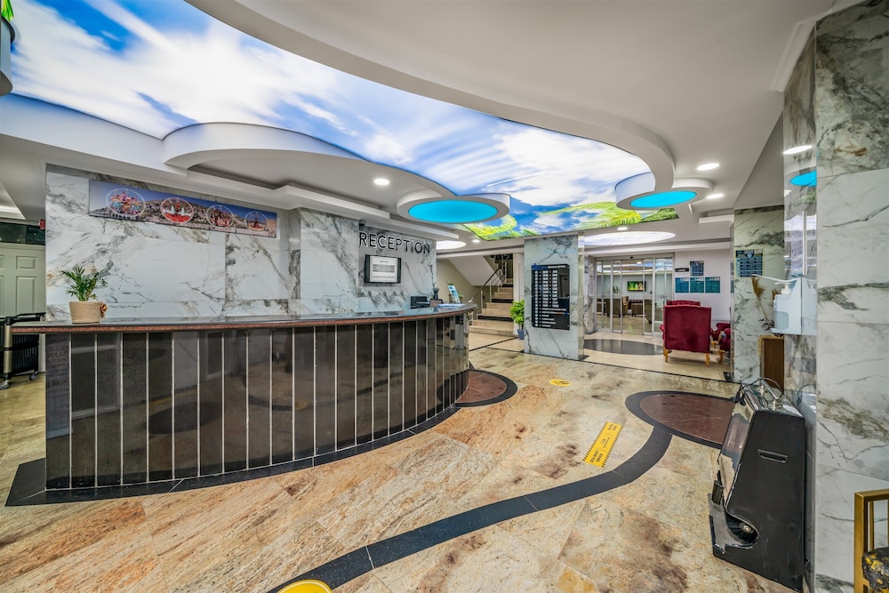 Arsi Blue Beach Hotel — Hotel building in Alanya