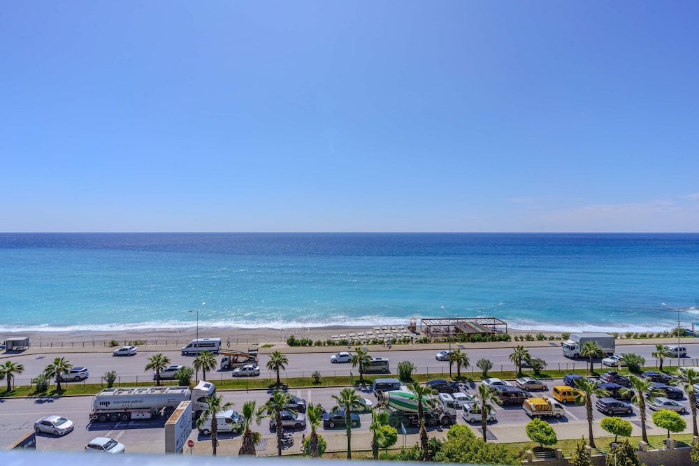 Arsi Blue Beach Hotel — Beach in Alanya