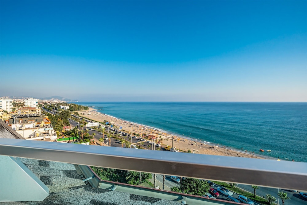 Arsi Blue Beach Hotel — Beach in Alanya