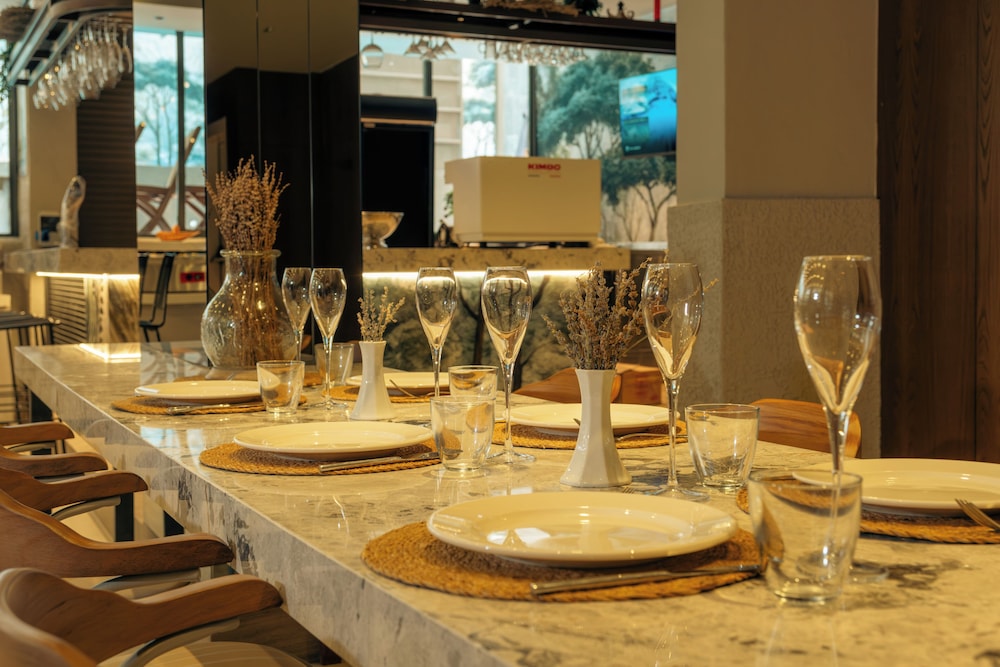 Novis Hotel Cleopatra — Restaurant & bars in Alanya
