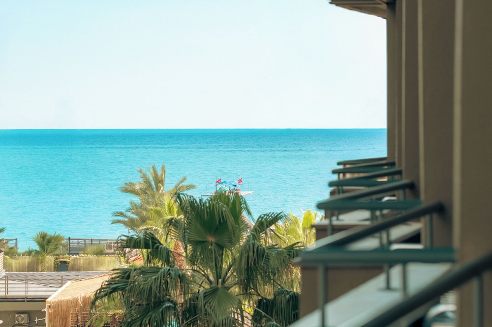 Novis Hotel Cleopatra — Hotel rooms in Alanya