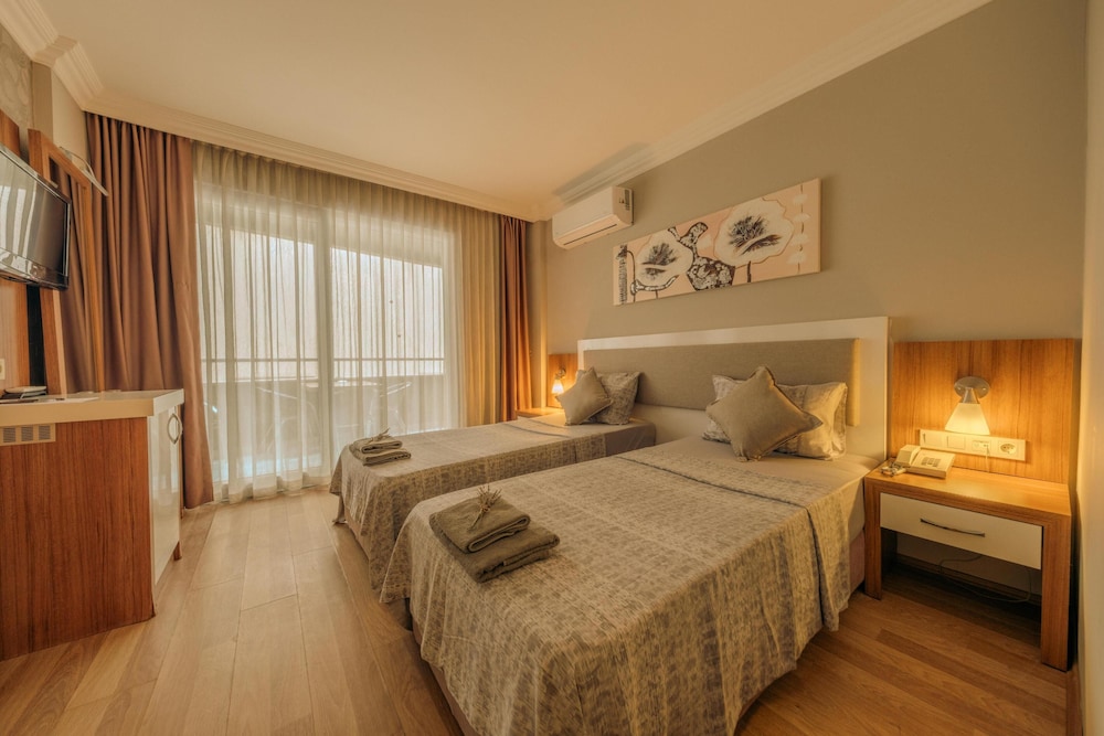 Novis Hotel Cleopatra — Hotel rooms in Alanya