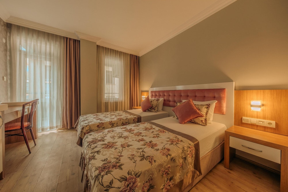 Novis Hotel Cleopatra — Hotel rooms in Alanya