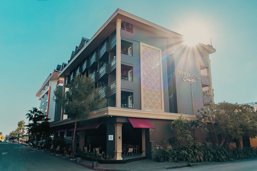 Novis Hotel Cleopatra — Hotel building in Alanya
