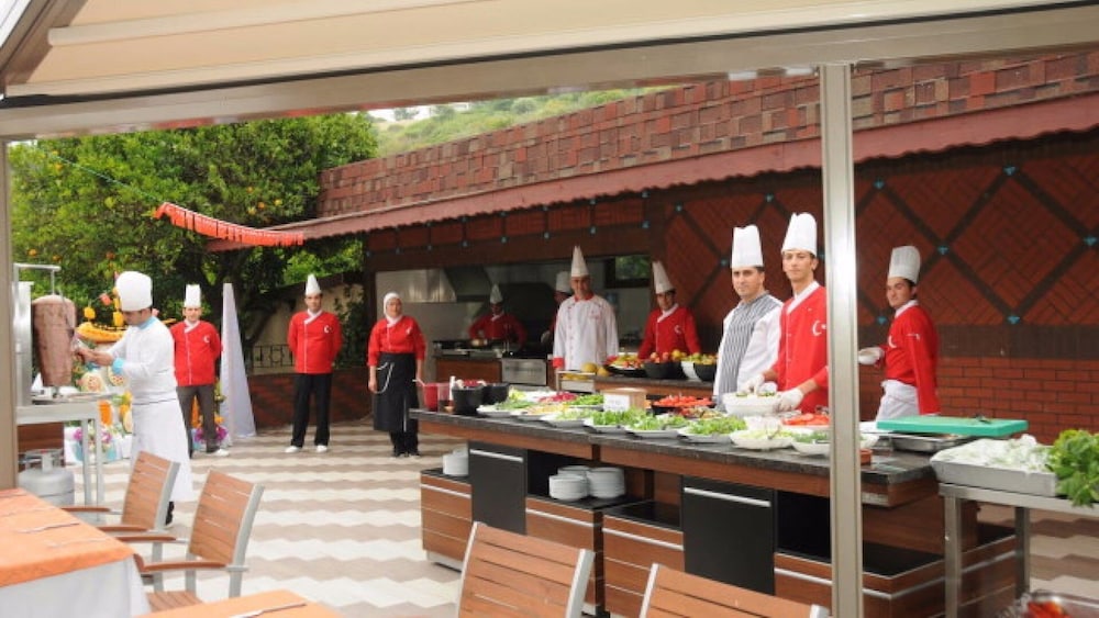 Noxinn Club Hotel — Restaurant & bars in Alanya