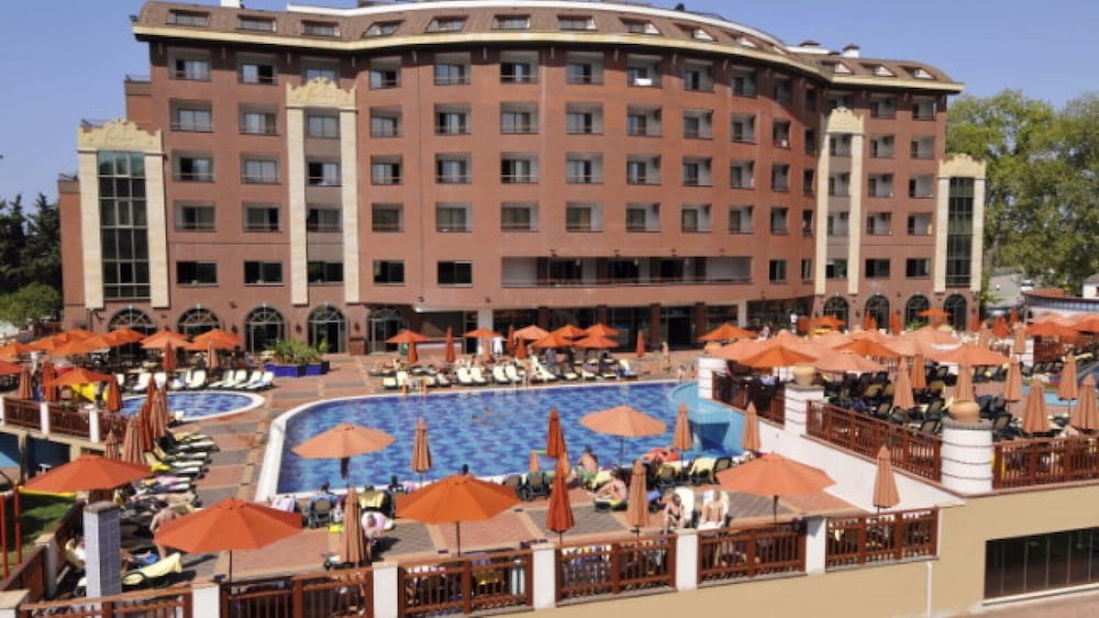 Noxinn Club Hotel — Hotel building in Alanya