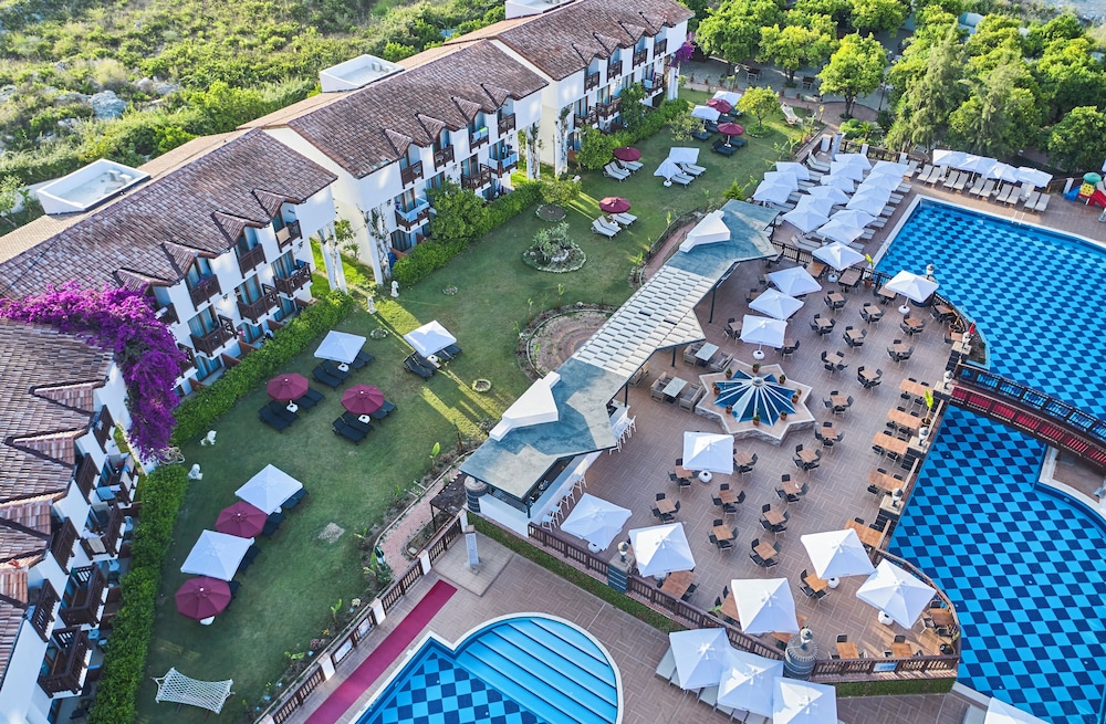 Noxinn Club Hotel — Swimming pool in Alanya