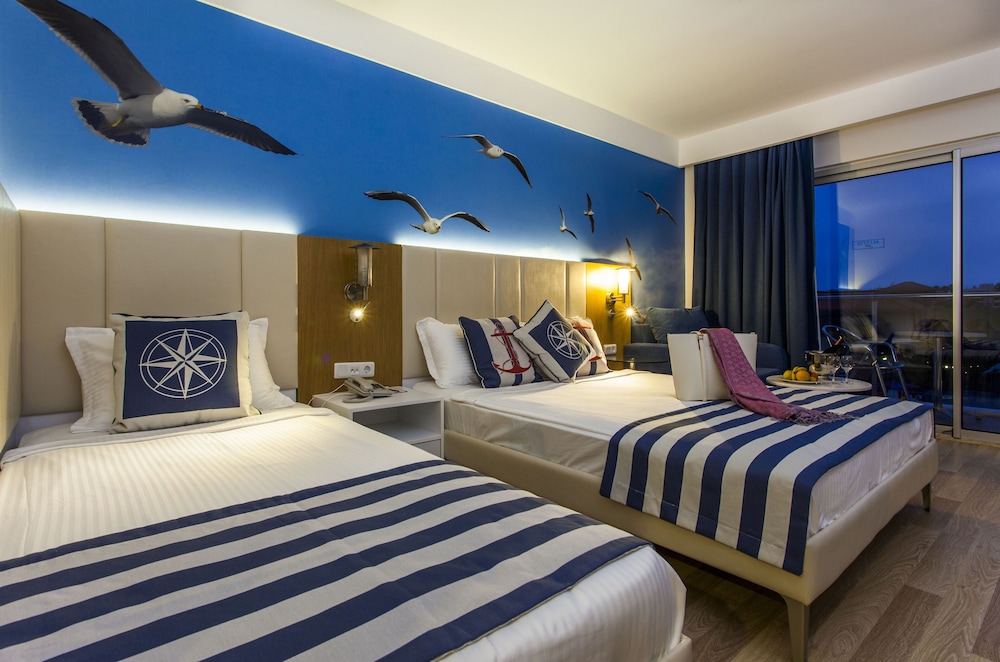 Eftalia Marin Resort Hotel — Hotel rooms in Alanya