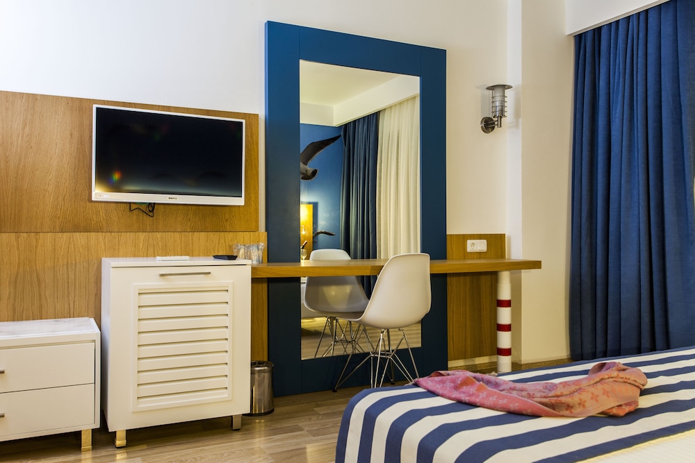 Eftalia Marin Resort Hotel — Hotel rooms in Alanya