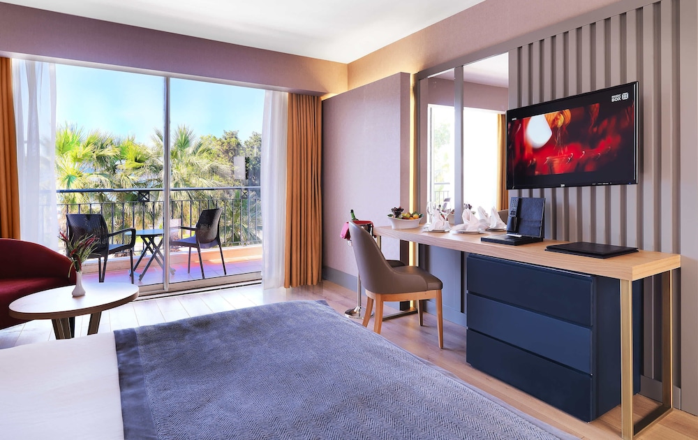 Imperial Turkiz Resort Hotel - All inclusive — Hotel rooms in Kemer
