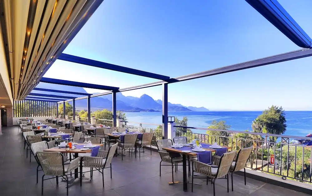 Imperial Turkiz Resort Hotel - All inclusive — Restaurant & bars in Kemer