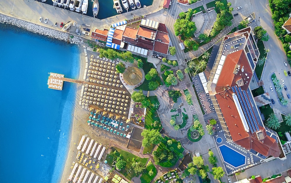 Imperial Turkiz Resort Hotel - All inclusive — Hotel building in Kemer
