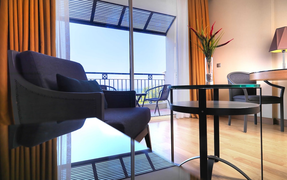 Imperial Turkiz Resort Hotel - All inclusive — Hotel rooms in Kemer