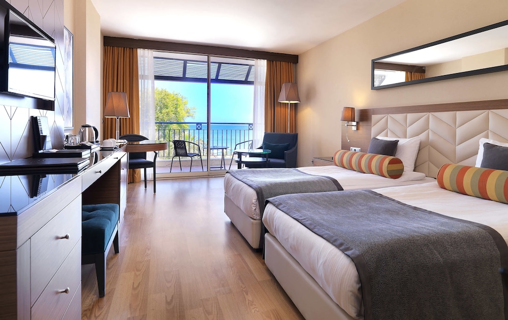 Imperial Turkiz Resort Hotel - All inclusive — Hotel rooms in Kemer