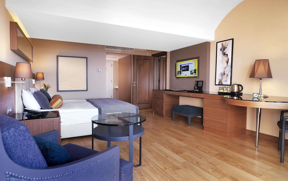 Imperial Turkiz Resort Hotel - All inclusive — Hotel rooms in Kemer