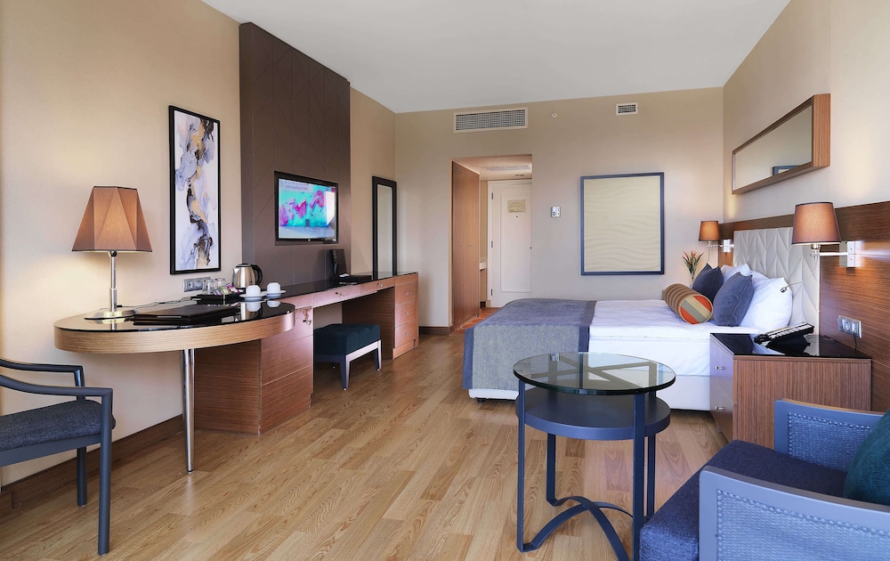 Imperial Turkiz Resort Hotel - All inclusive — Hotel rooms in Kemer