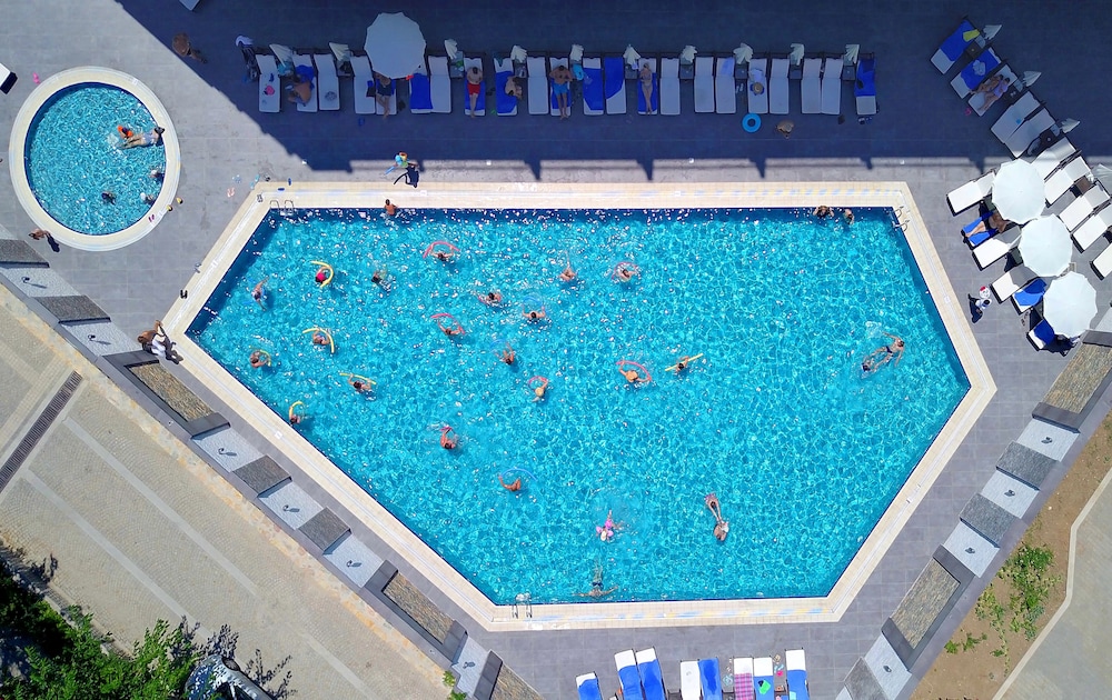 Imperial Turkiz Resort Hotel - All inclusive — Swimming pool in Kemer
