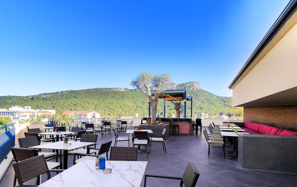 Imperial Turkiz Resort Hotel - All inclusive — Restaurant & bars in Kemer