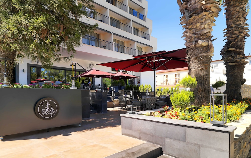 Imperial Turkiz Resort Hotel - All inclusive — Restaurant & bars in Kemer