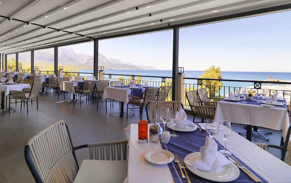 Imperial Turkiz Resort Hotel - All inclusive — Restaurant & bars in Kemer