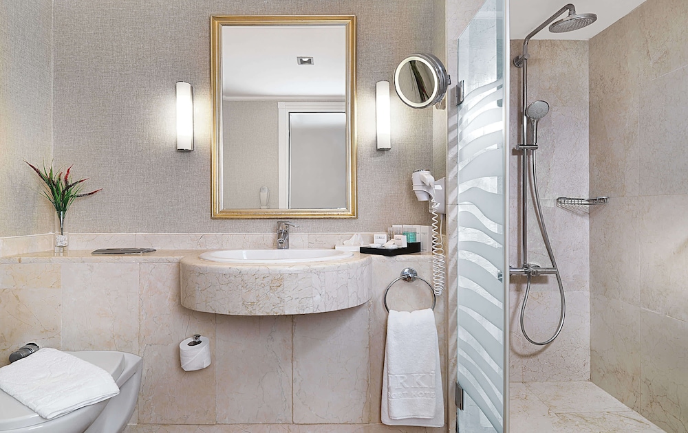 Imperial Turkiz Resort Hotel - All inclusive — Hotel rooms in Kemer