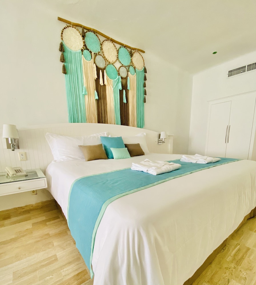Cyan Cancun Resort & Spa — Hotel rooms in Cancun, Quintana Roo