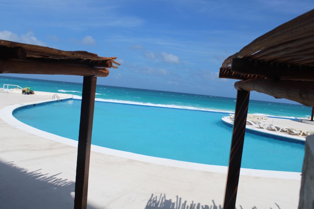 Cyan Cancun Resort & Spa — Swimming pool in Cancun, Quintana Roo