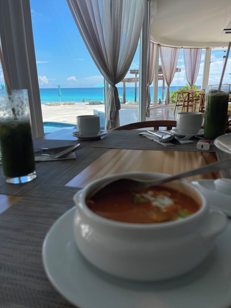 Cyan Cancun Resort & Spa — Restaurant & bars in Cancun, Quintana Roo